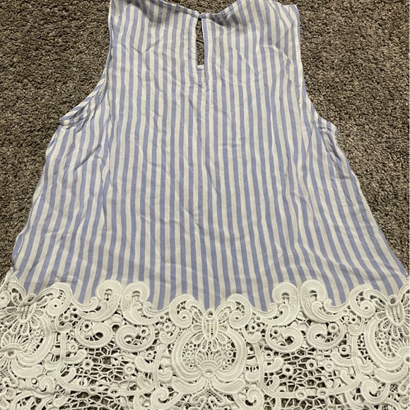 Everly Women’s Small Sleeveless Top w/Lace bottom Blue White Stripe button back - Picture 2 of 5